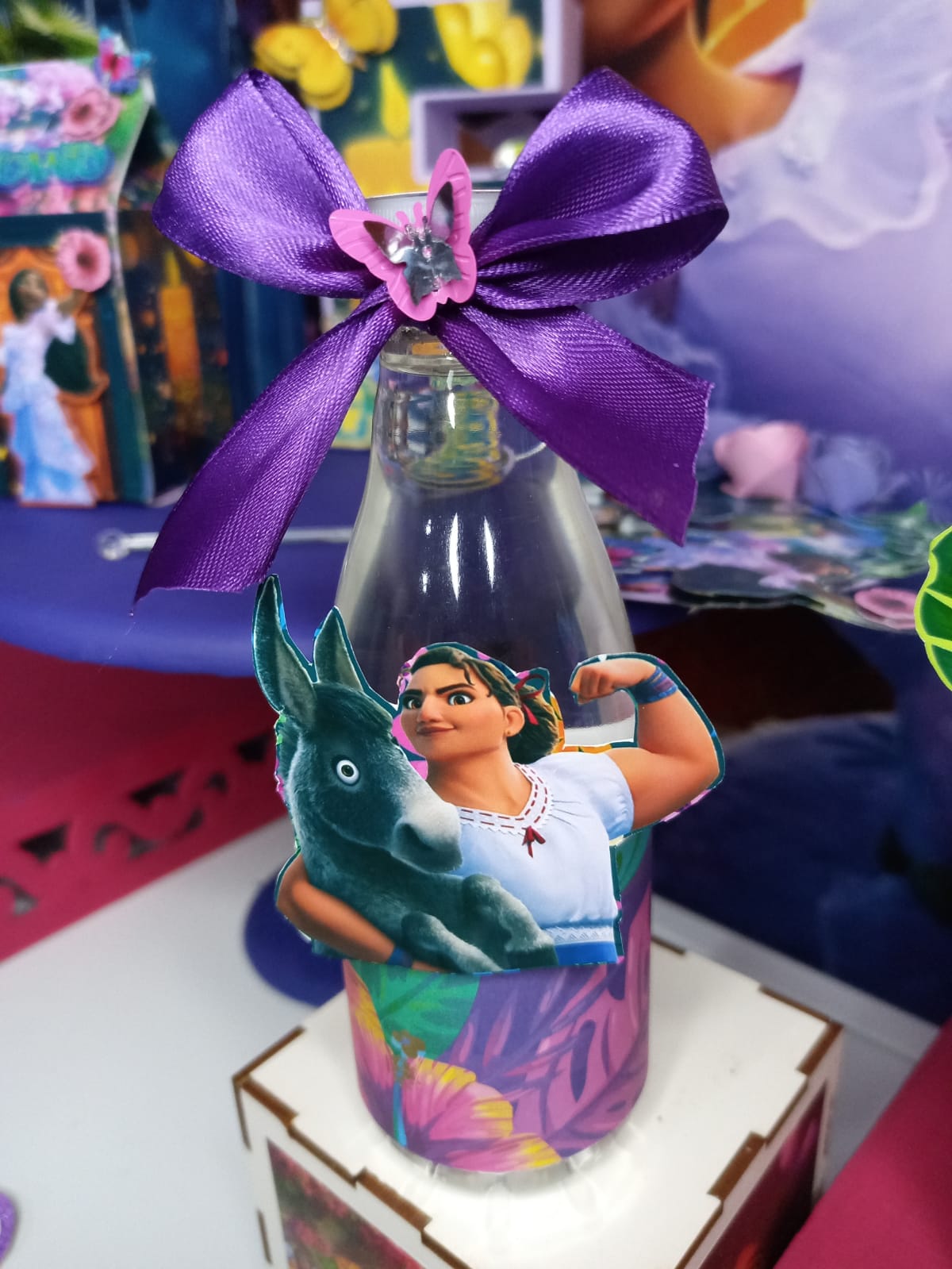 Botella de Encanto Decorativa: Creatividad Inspirada en la Magia de Disney