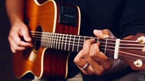 Lee más sobre el artículo Aprende Guitarra desde Cero con Música Cristiana